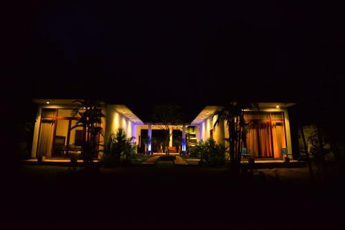 Галле: Villa Canaya