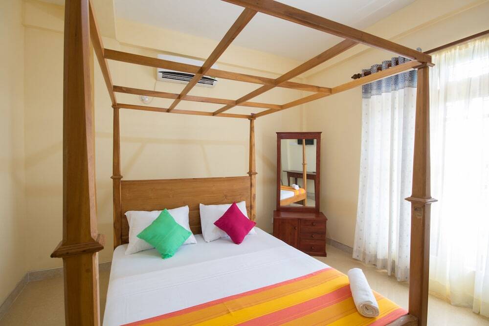 Канди: roylanka inn