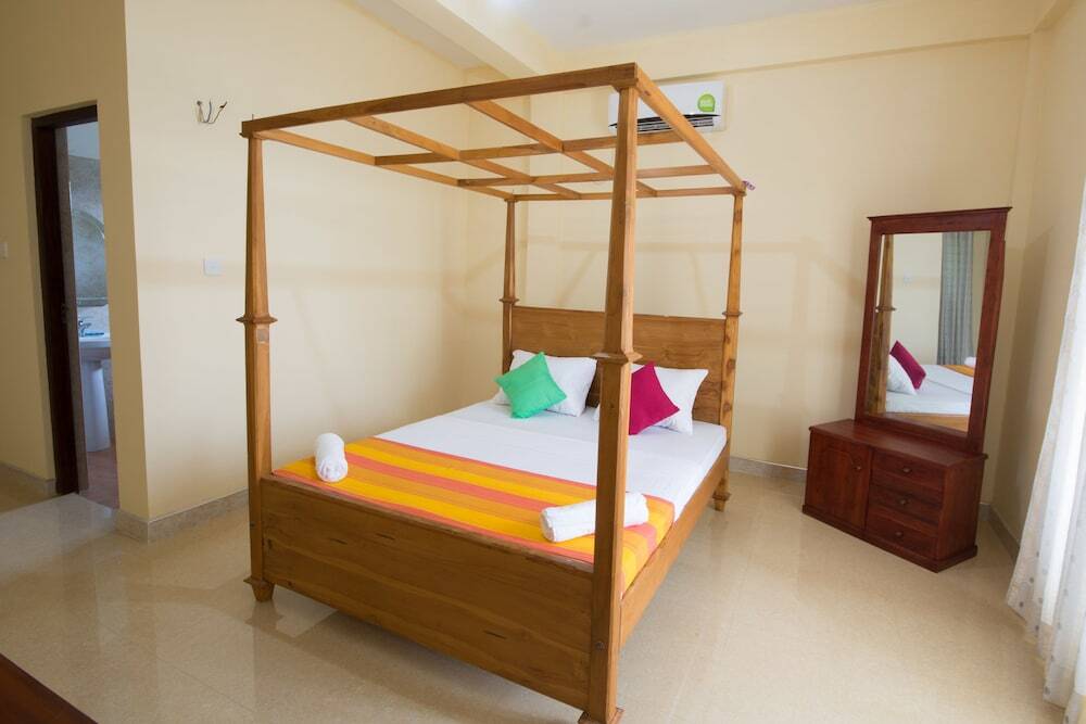 Канди: roylanka inn