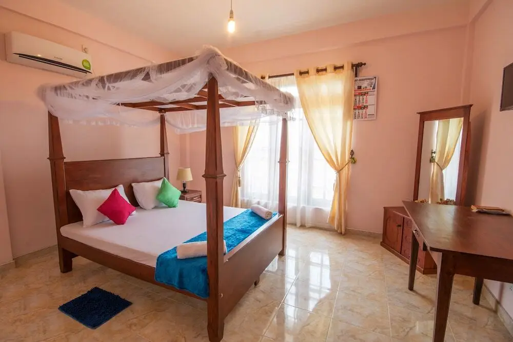 Канди: roylanka inn