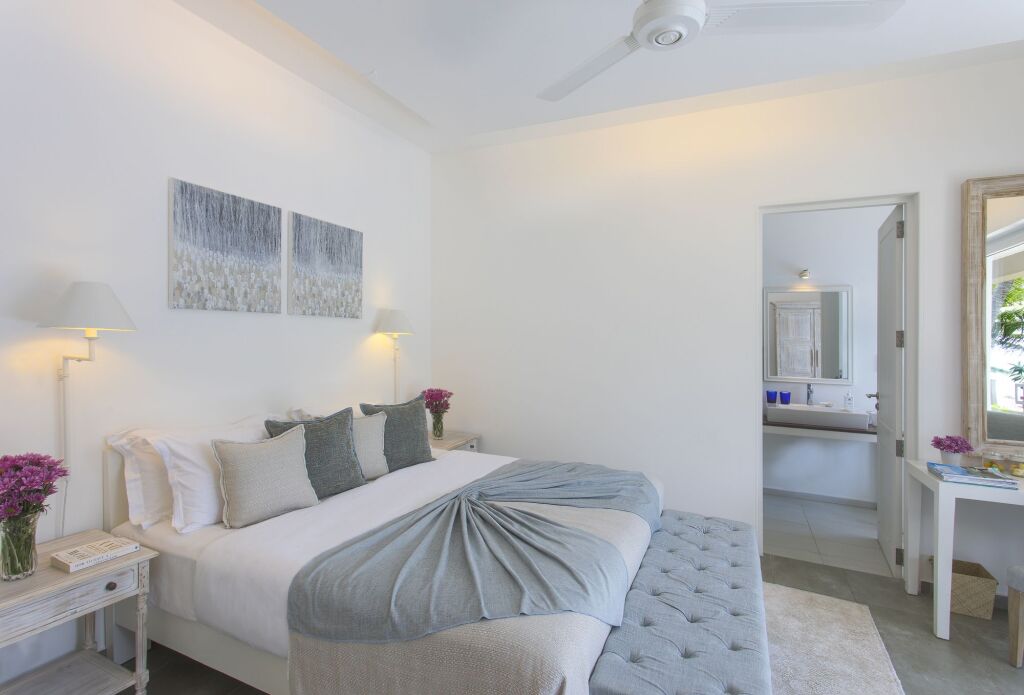 Хиккадува: Villa White