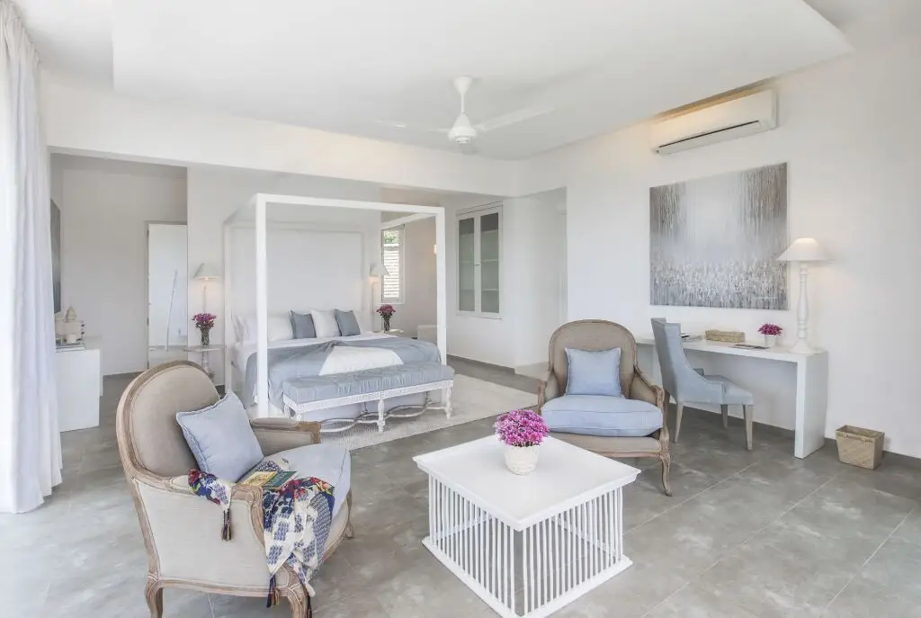 Хиккадува: Villa White