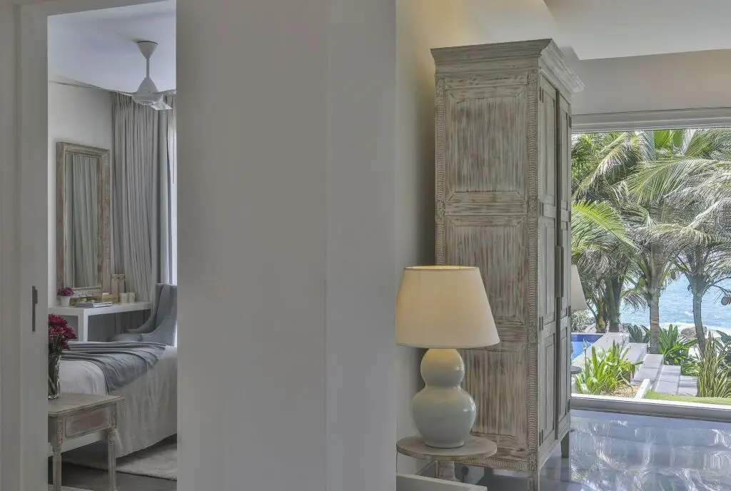 Хиккадува: Villa White