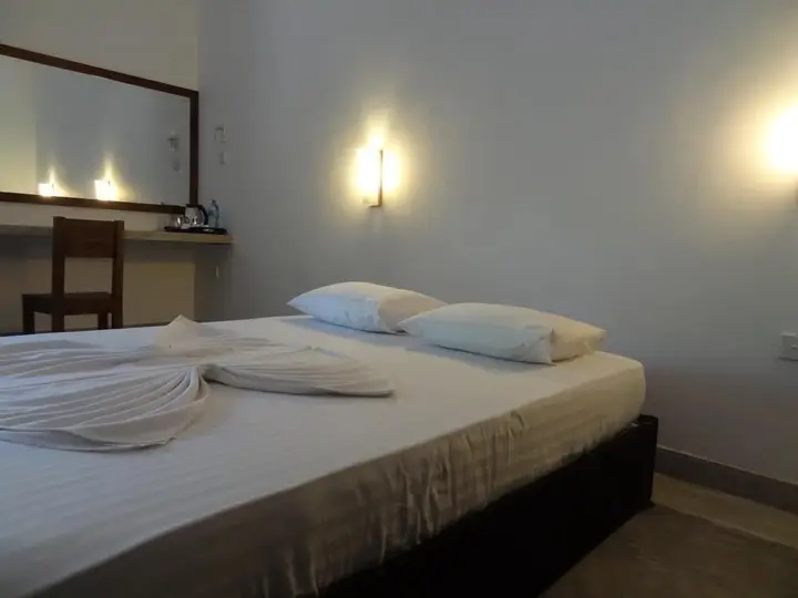Анурадхапура: Wilpattu Tree House Hotel