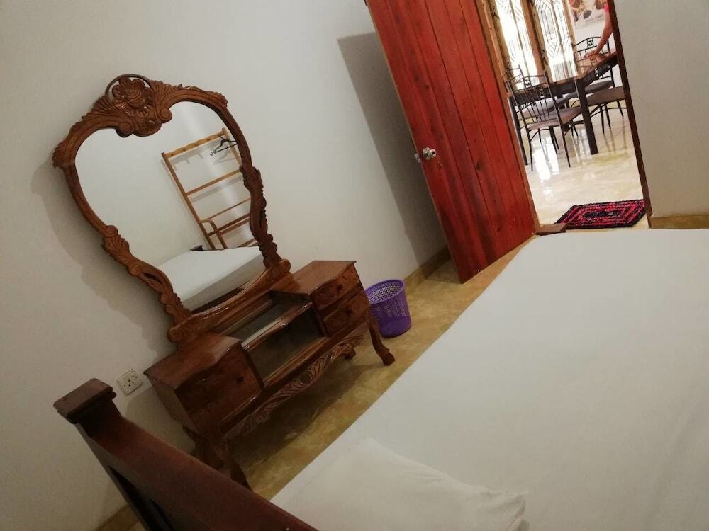 Полоннарува: Ambasewana Resort