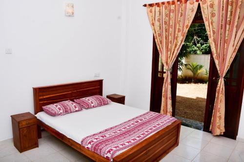 Хиккадува: HikkaJayaSri Villa Peacock