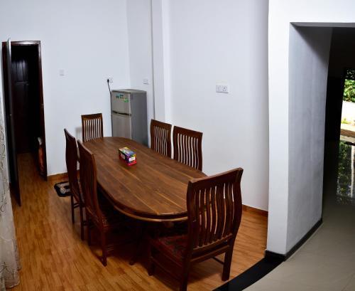 Хиккадува: HikkaJayaSri Villa Peacock