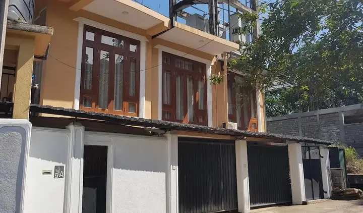 Канди: Fairview Residence