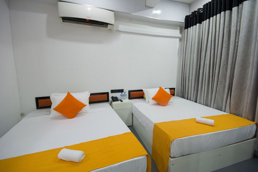 Канди: Avora Hotel