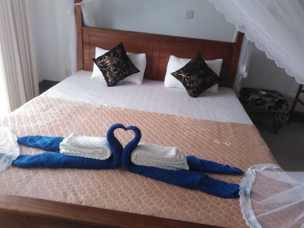 Галле: Niluka Stay Home