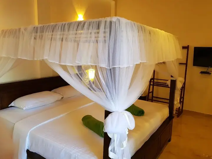 Мирисса: My Whales Guest House
