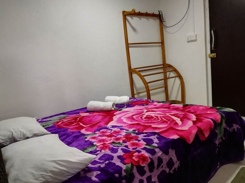 Нувара-Элия: Blooms Lily Hostel