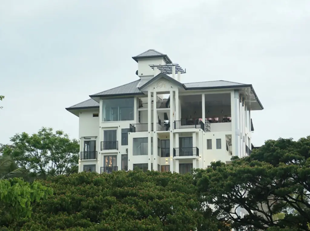 Rivendell Hotel — фото 1