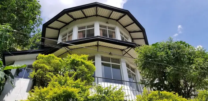 Канди: Che's Villa