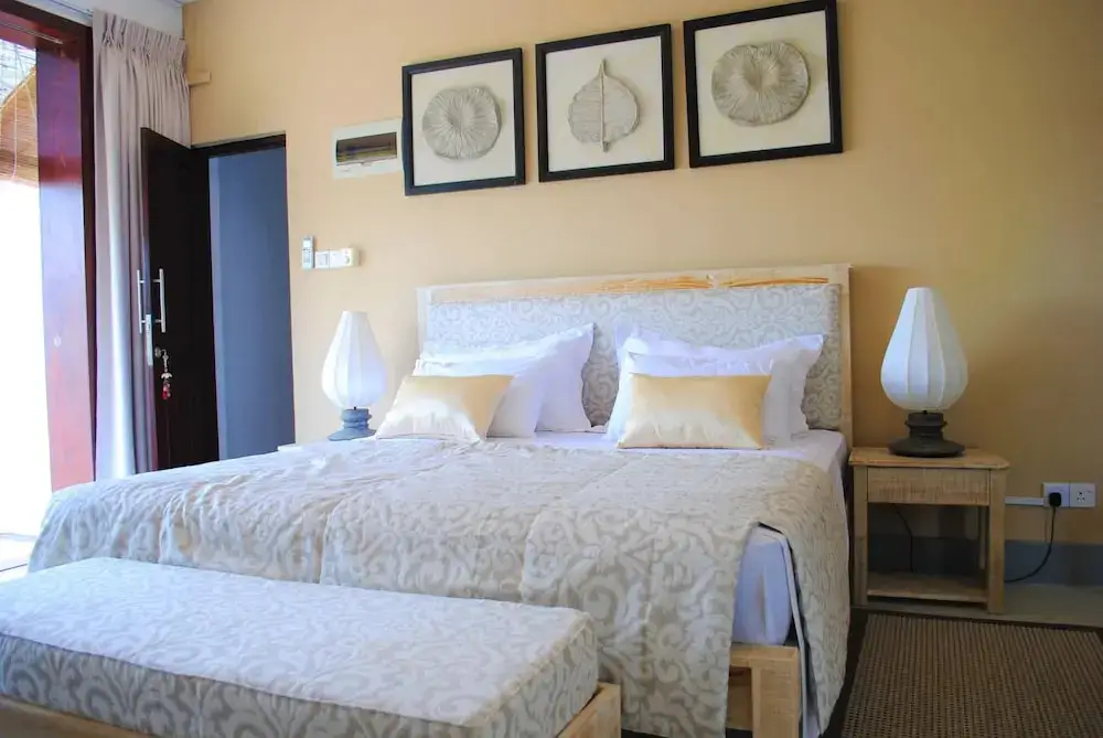 Хиккадува: Arahtis Lake Villa