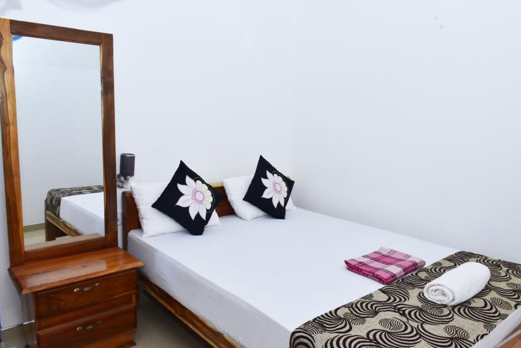 Удавалаве: Hotel Nimjaya