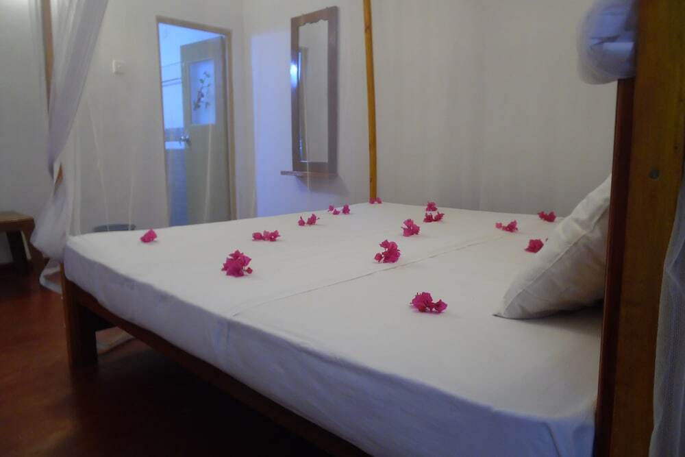 Талалла: Sea Breeze Inn
