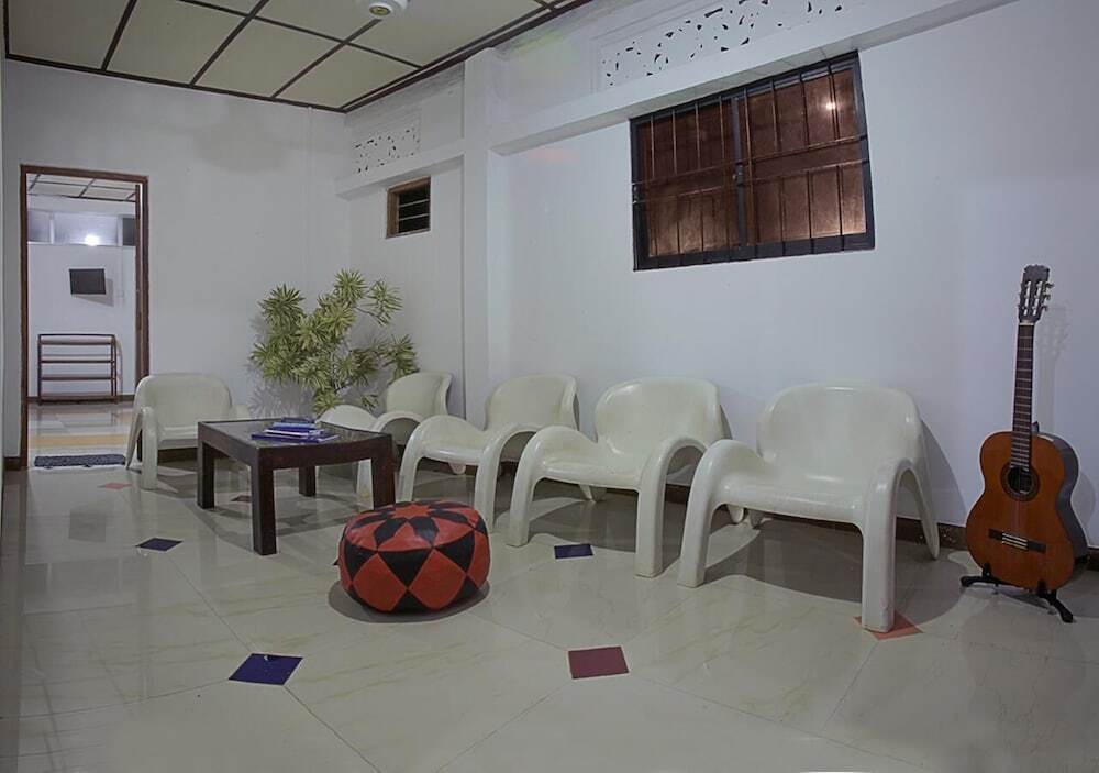 Анурадхапура: Aura City Hostel