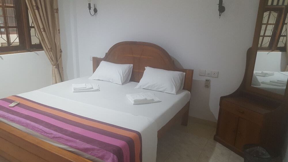 Берувела: Jani Beach Reasort and Surf Camp