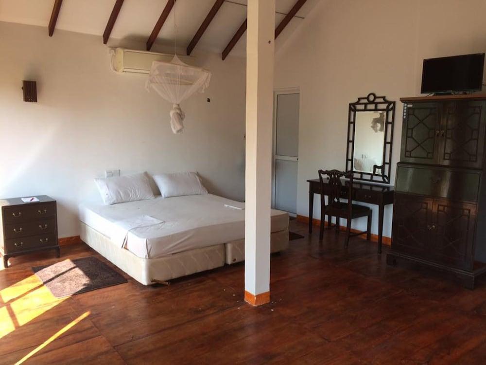 Киринда: Sarada Beach Resort