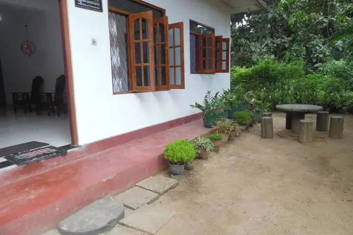Талалла: Mango House