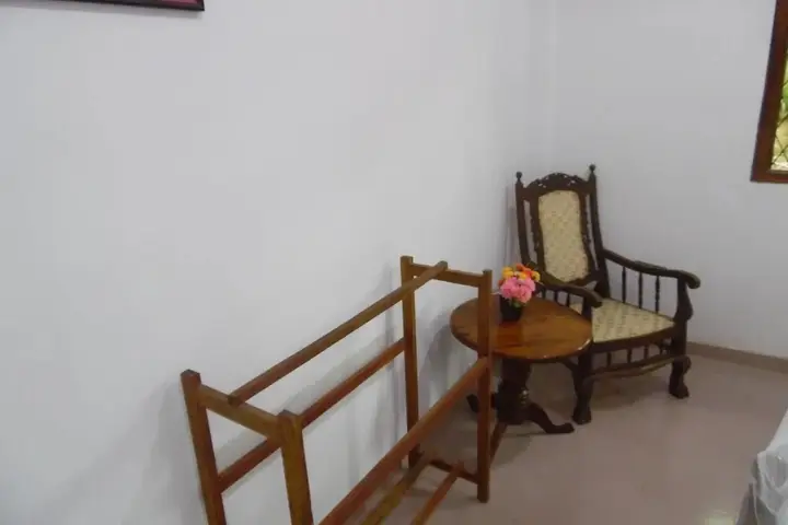 Талалла: Mango House
