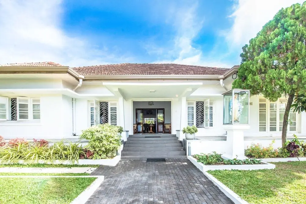 Берувела: Bungalow On 53