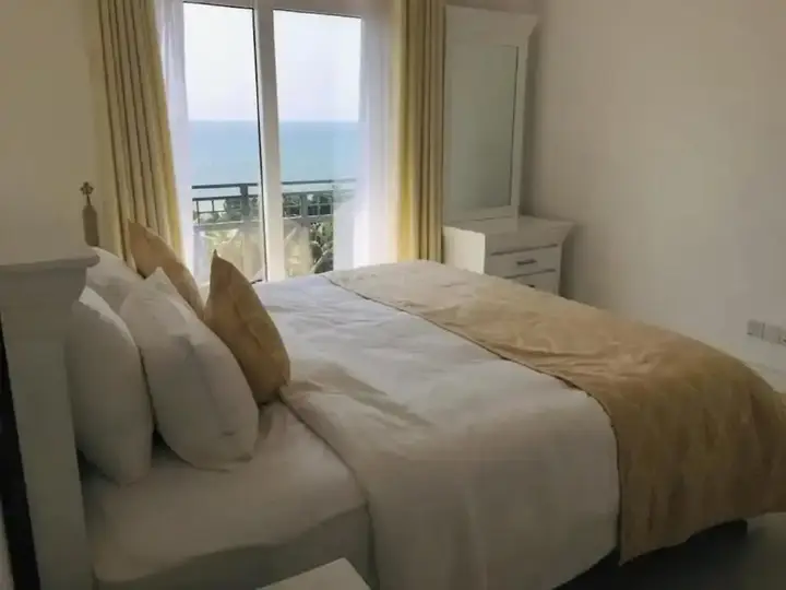 Гора Lavinia: De Saram Residencies