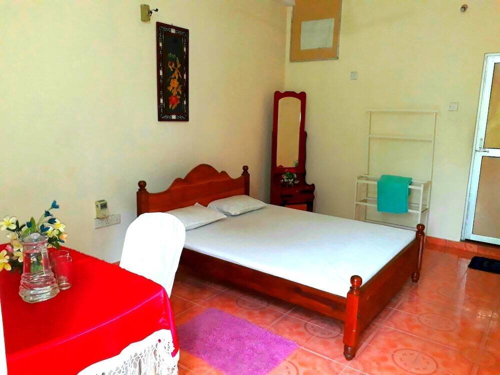 Ангурувелла: Hotel Kingland
