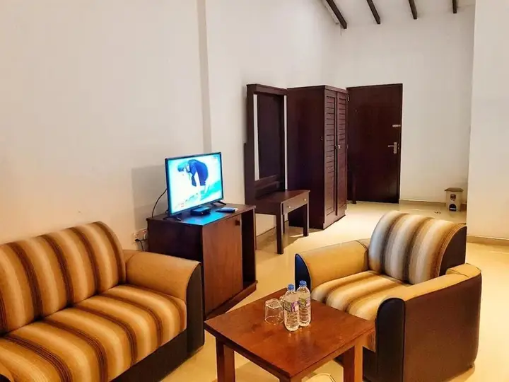 Катарагама: Livinya Holiday Resort