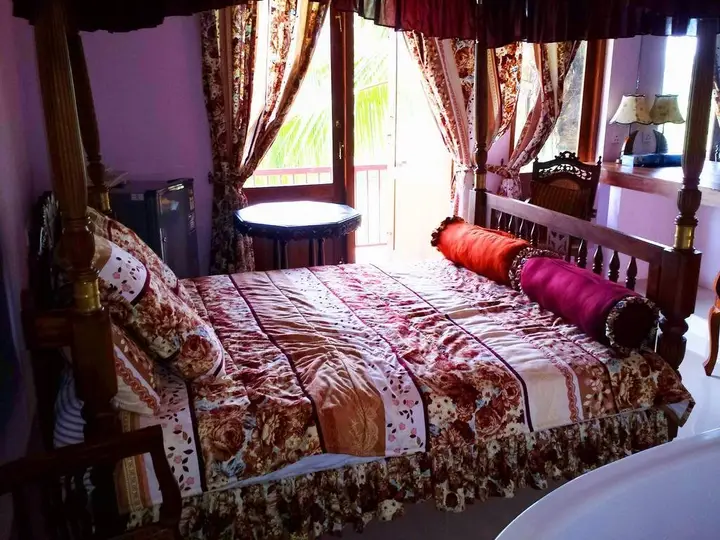 Келания: White Peacocks and Birds Resort