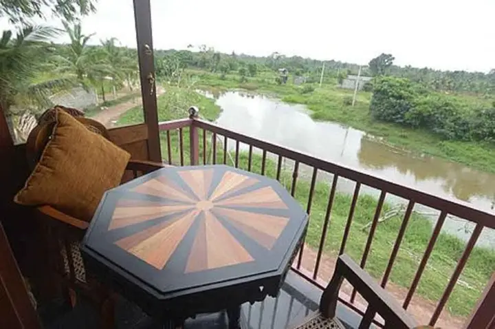 Келания: White Peacocks and Birds Resort
