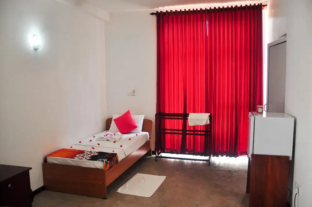 Мирисса: Sea Breeze Hotel Mirissa