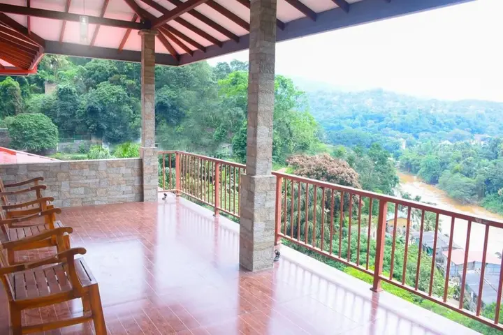 Канди: Rock Edge Residence