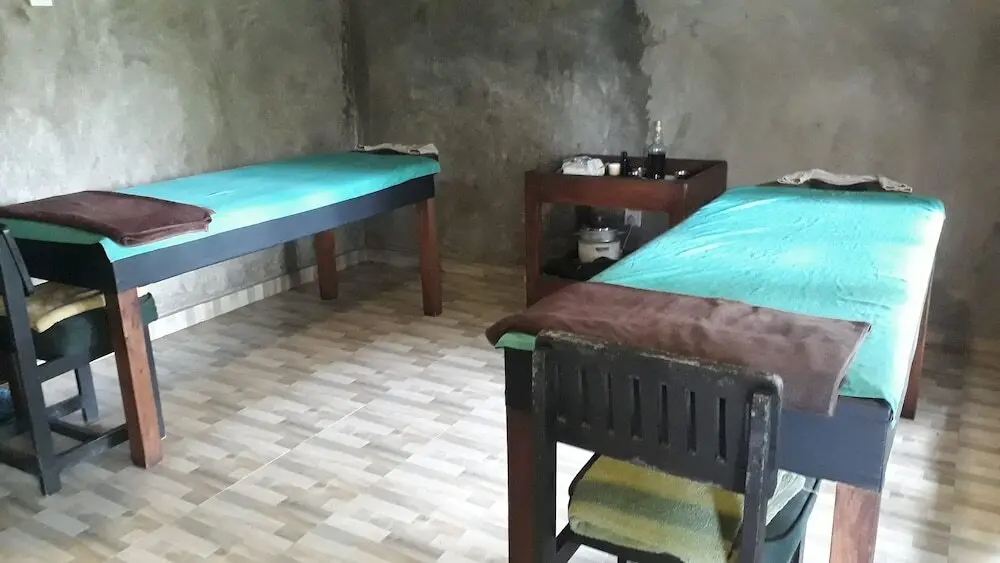 Сигирия: Isiwara Paura Ayurvedic lodge