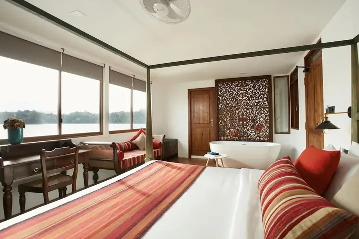 Моратува: Flow by The Amber Collection - Luxury River Cruises in Sri Lanka