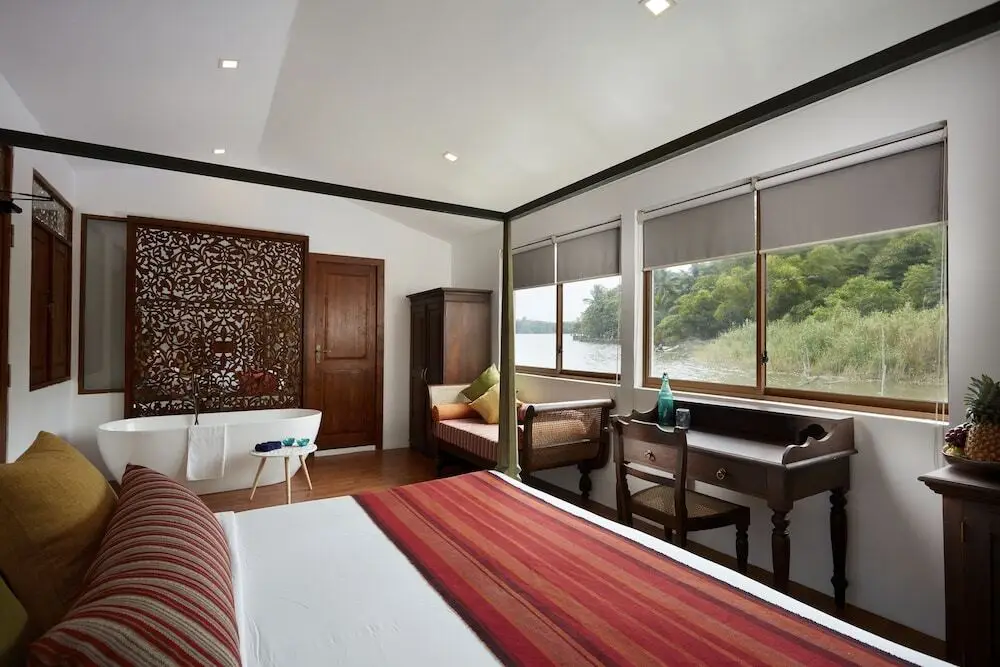 Моратува: Flow by The Amber Collection - Luxury River Cruises in Sri Lanka