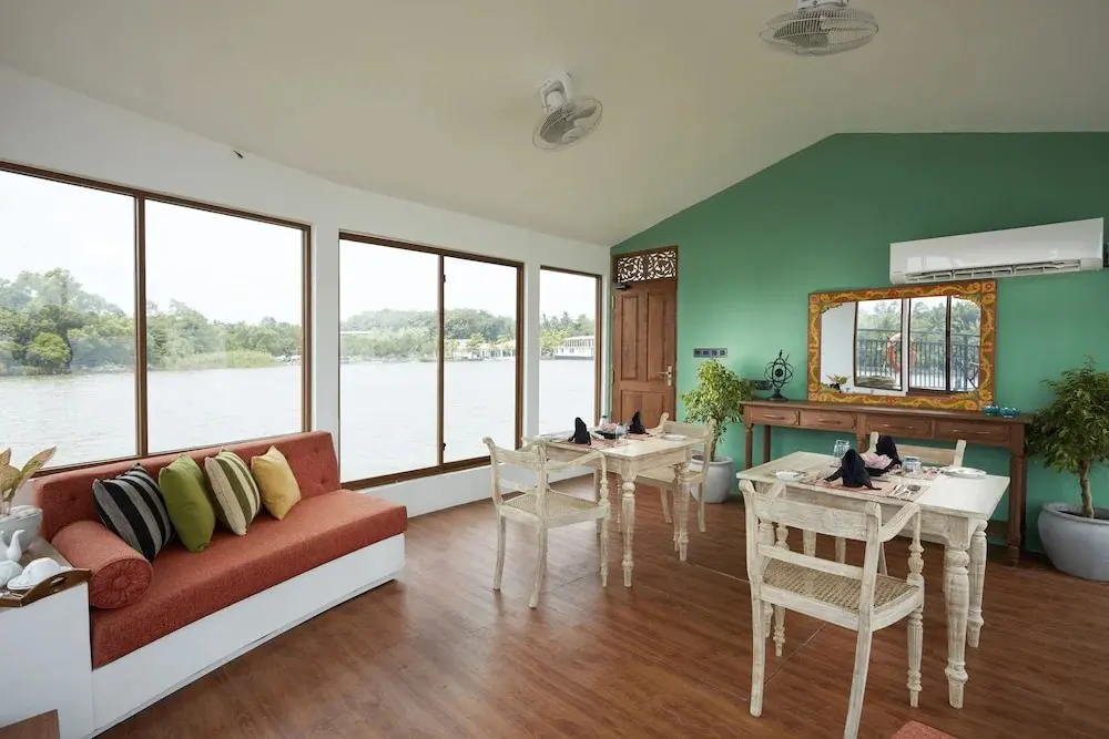 Моратува: Flow by The Amber Collection - Luxury River Cruises in Sri Lanka