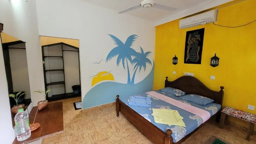 Патхуватта: Malika's Yellow House