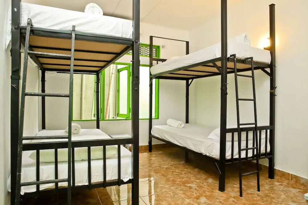 Негомбо: Negombo Beach by Flipflop Hostels