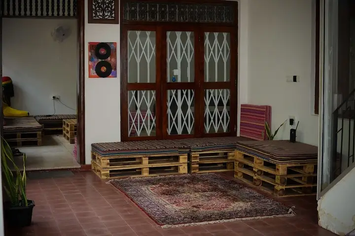 Коломбо: Groove House