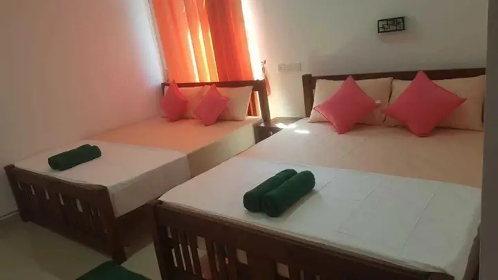 Канди: River Vally Inn