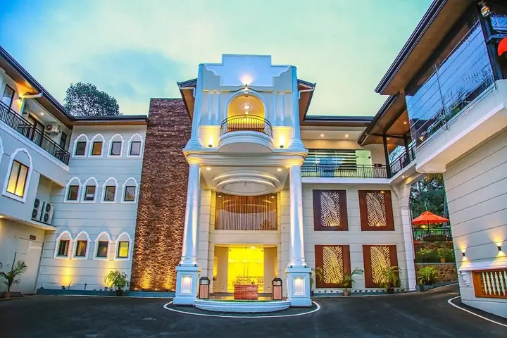 Канди: Royal Classic Resort