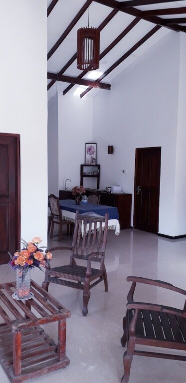 Хингуракгода: Royal Beach Villa