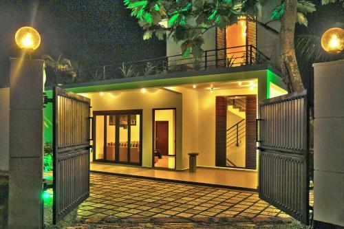 Галле: Senki Villa