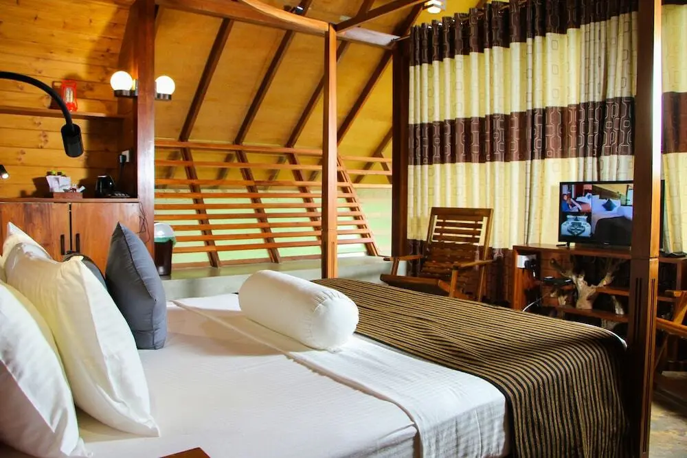 Элла: Aloft Grand Hotel
