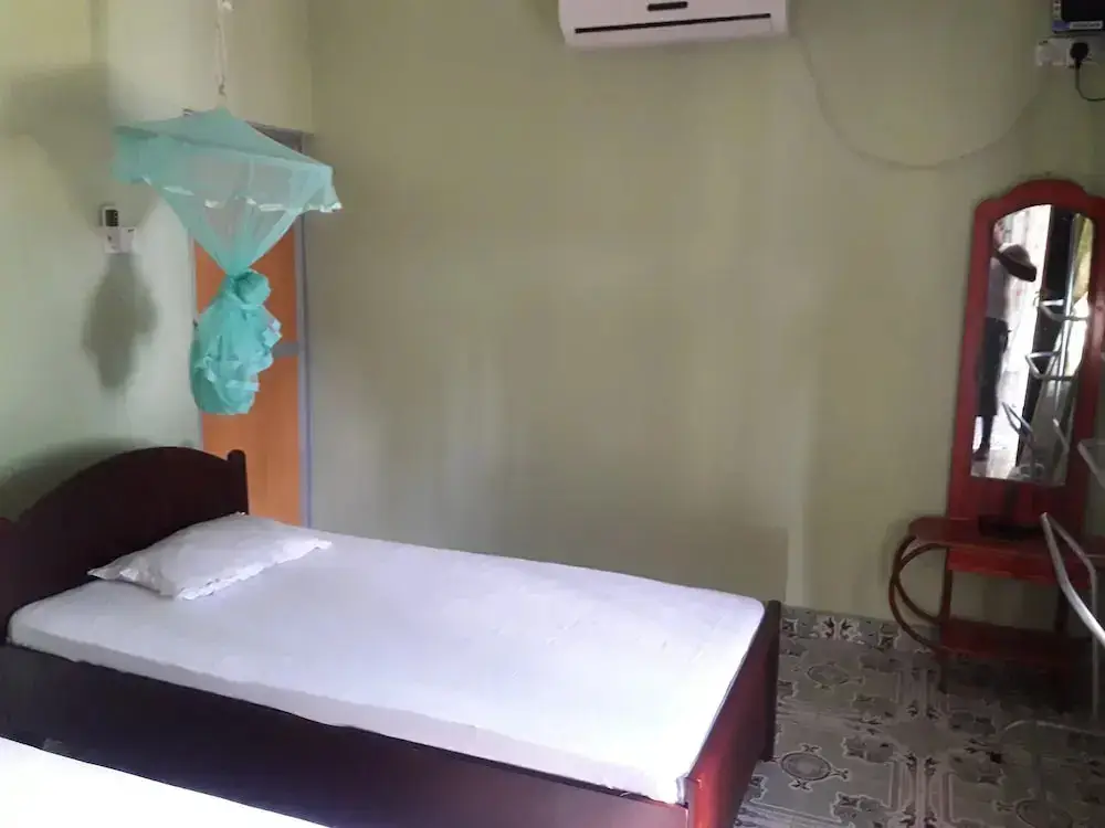 Калкудах: Simla Inn Tourist Guest House