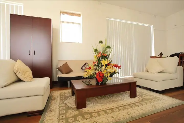 Шри-Джаяварденепура-Котте: Breeze Apartment