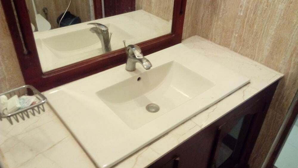 Эмбилипития: Sarathchandra Tourist Guest House