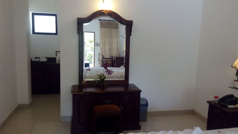Sarathchandra Tourist Guest House — фото 1